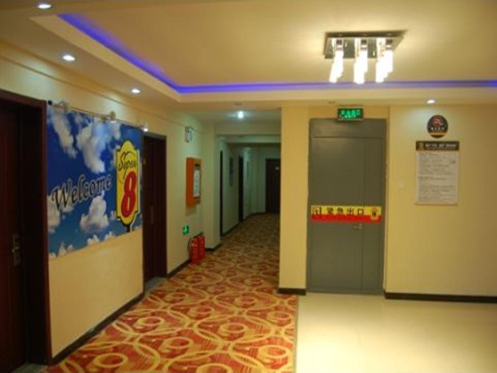 Super 8 Hotel Chengde Imperial Summer Resort Luaran gambar